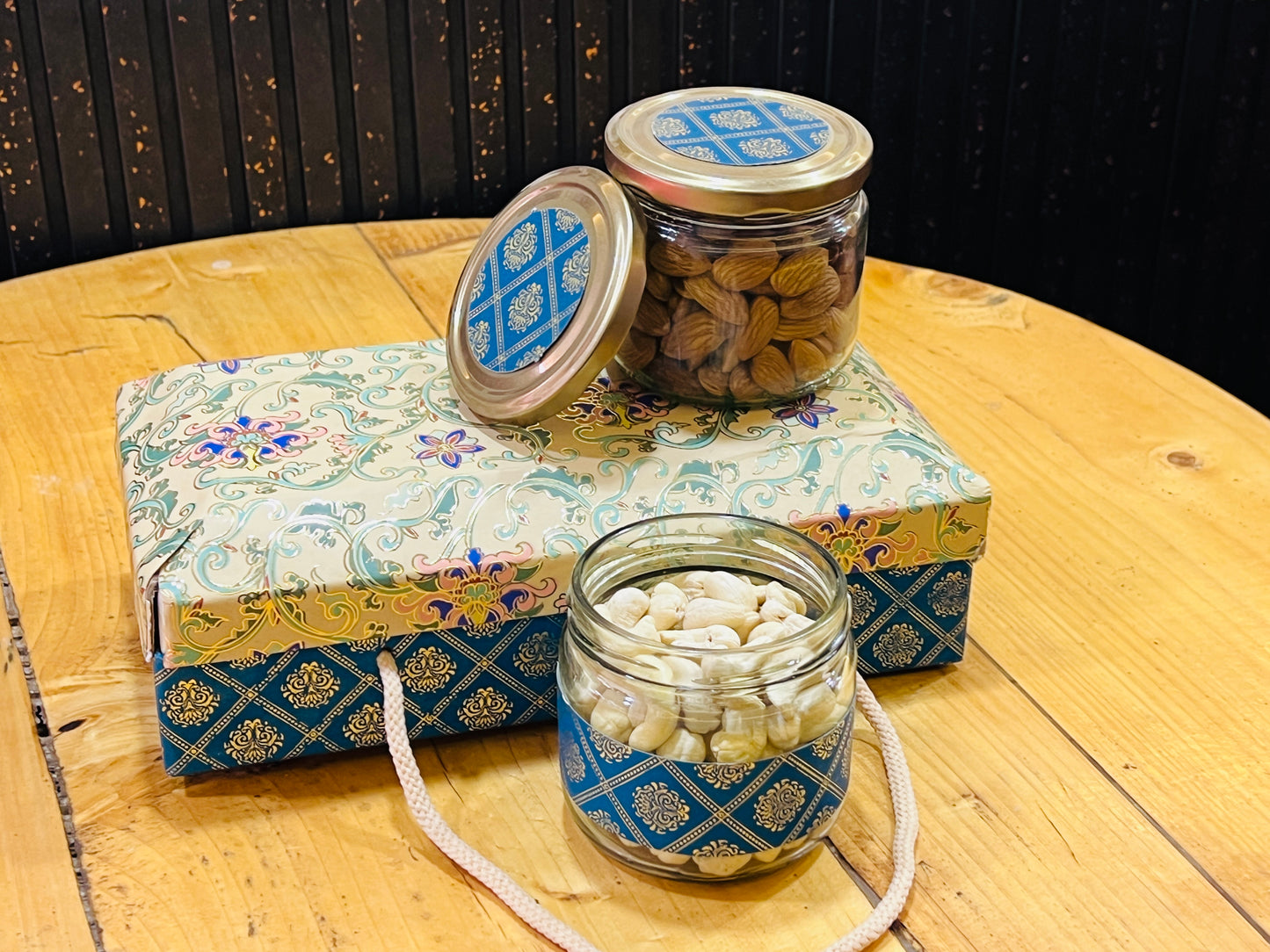 Mini gift box with 3 glass jars