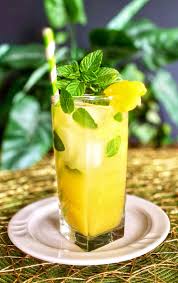 Pineapple punch pojito